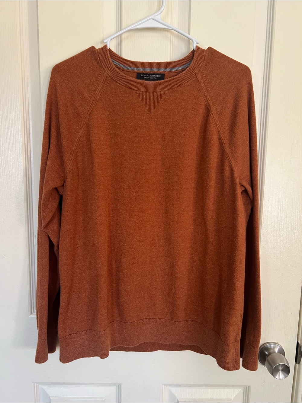 Banana Republic Men’s L 100% Organic Cotton Rust Raglan Crewneck Sweater